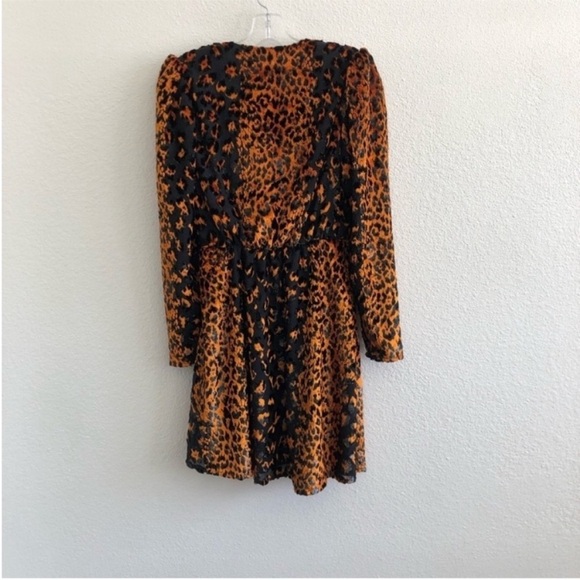 NBD Edie Long Sleeve Velvet Mini Dress Natural Leopard NWT - Picture 3 of 8